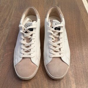 Sam Edelman White and Tan Aubrie Sneaker (Size 8)